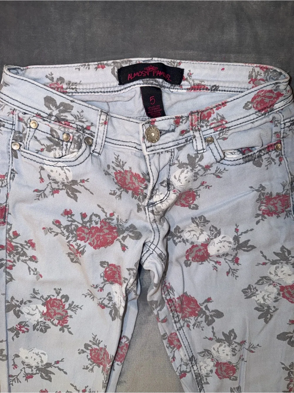 🌹 Almost Famous Floral Skinny Jeans